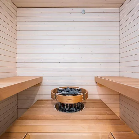 Spacious 2bdr With Private Sauna *