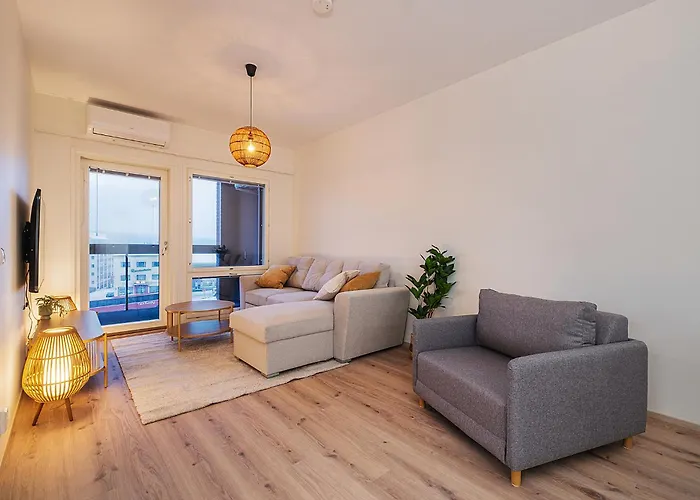 Spacious 2bdr With Private Sauna Διαμέρισμα *